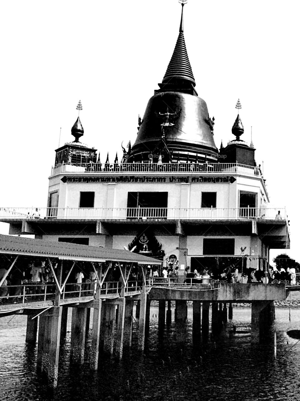 black and white effect temple