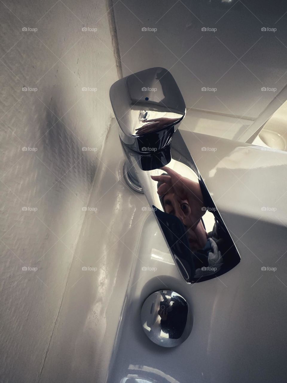 Water tap