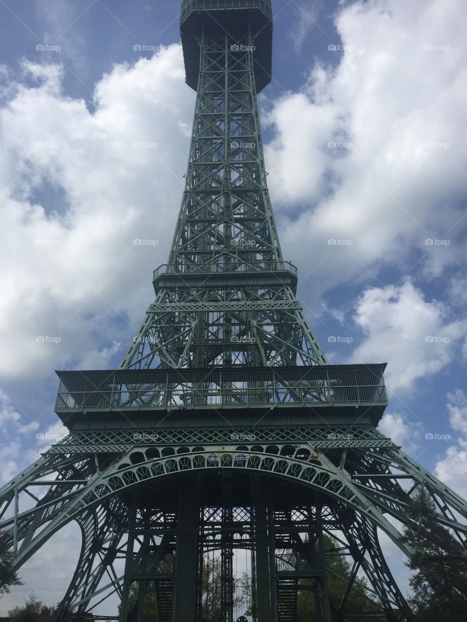 The Eiffel Tower replica in the Virginia kings dominion theme park 