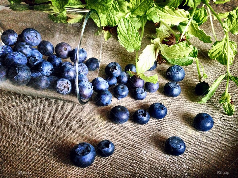 Blueberries and mint 