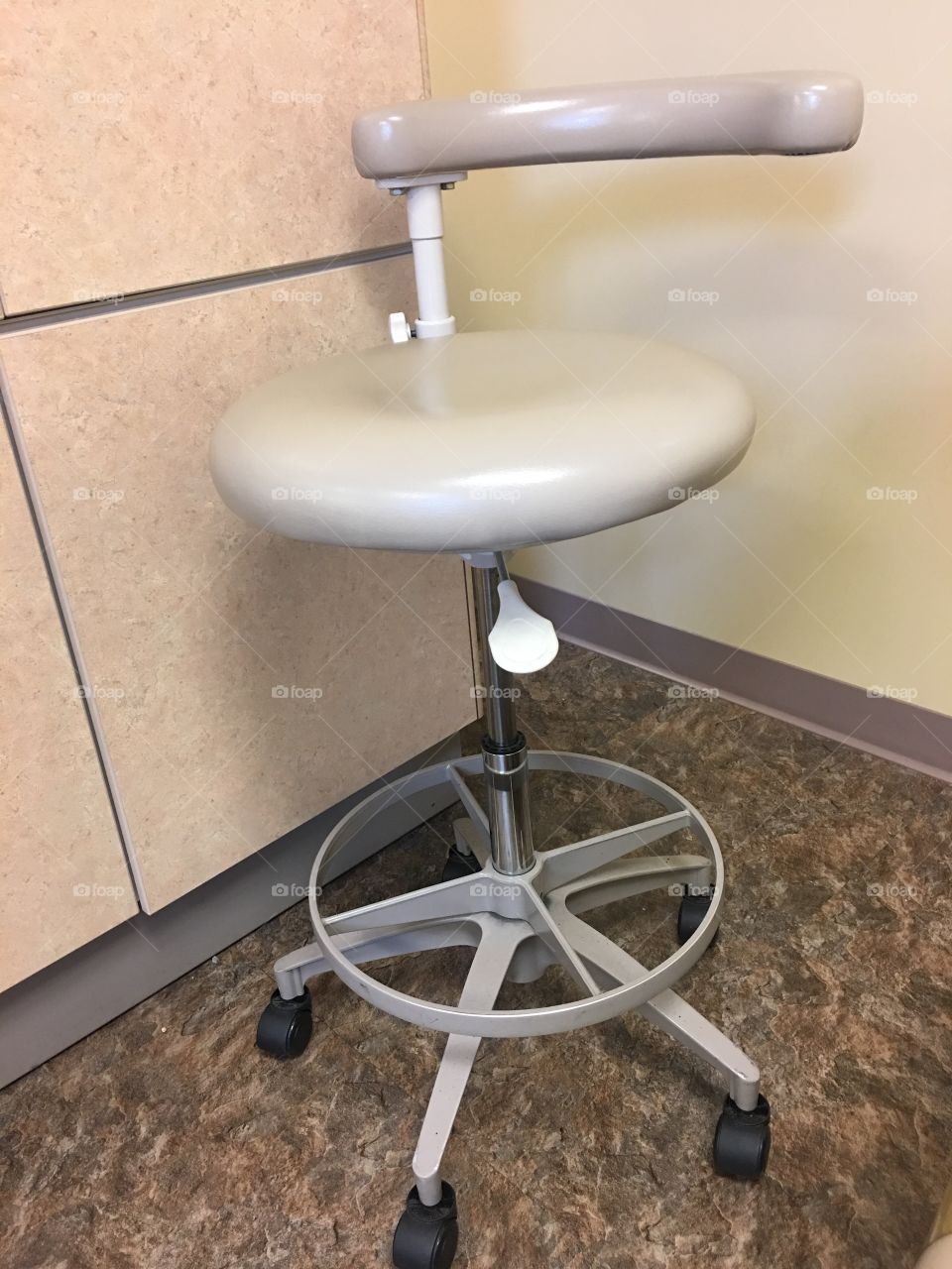 Dentist chair 