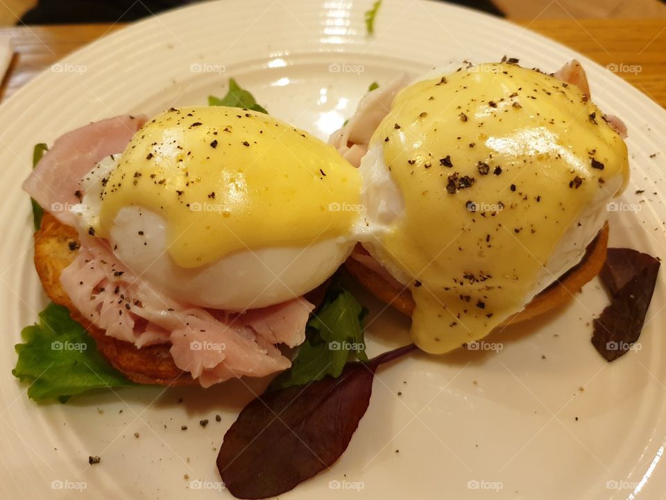 Benedict eggs