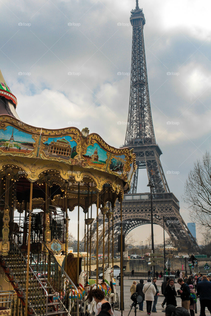 The carrousel and the tower