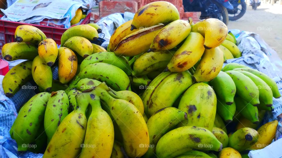 Bananas are naturally free of fat, cholesterol, and sodium.