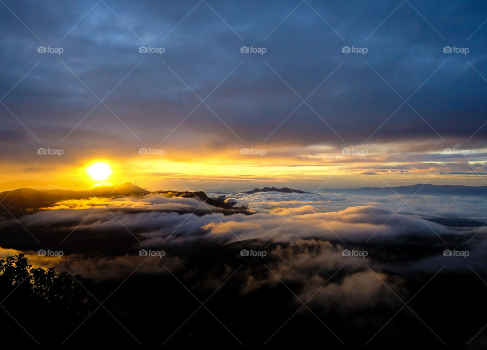 dawn at adam's peak, sri lanka