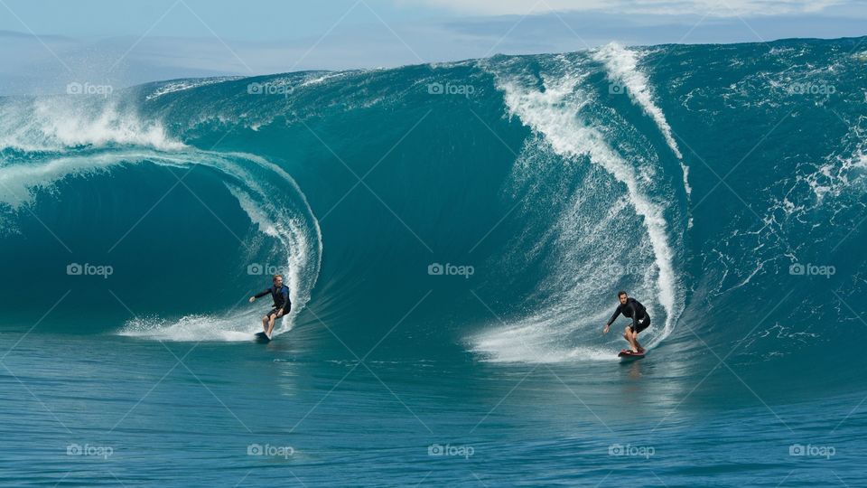 Surfing grandes olas