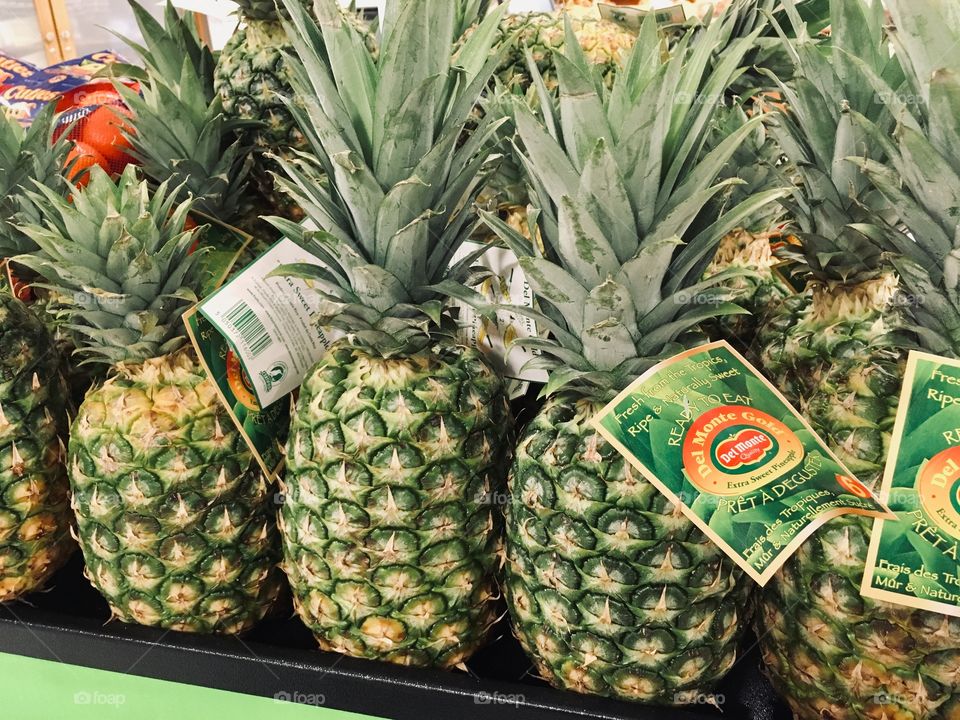Bunch of pineapples at Publix 🍍