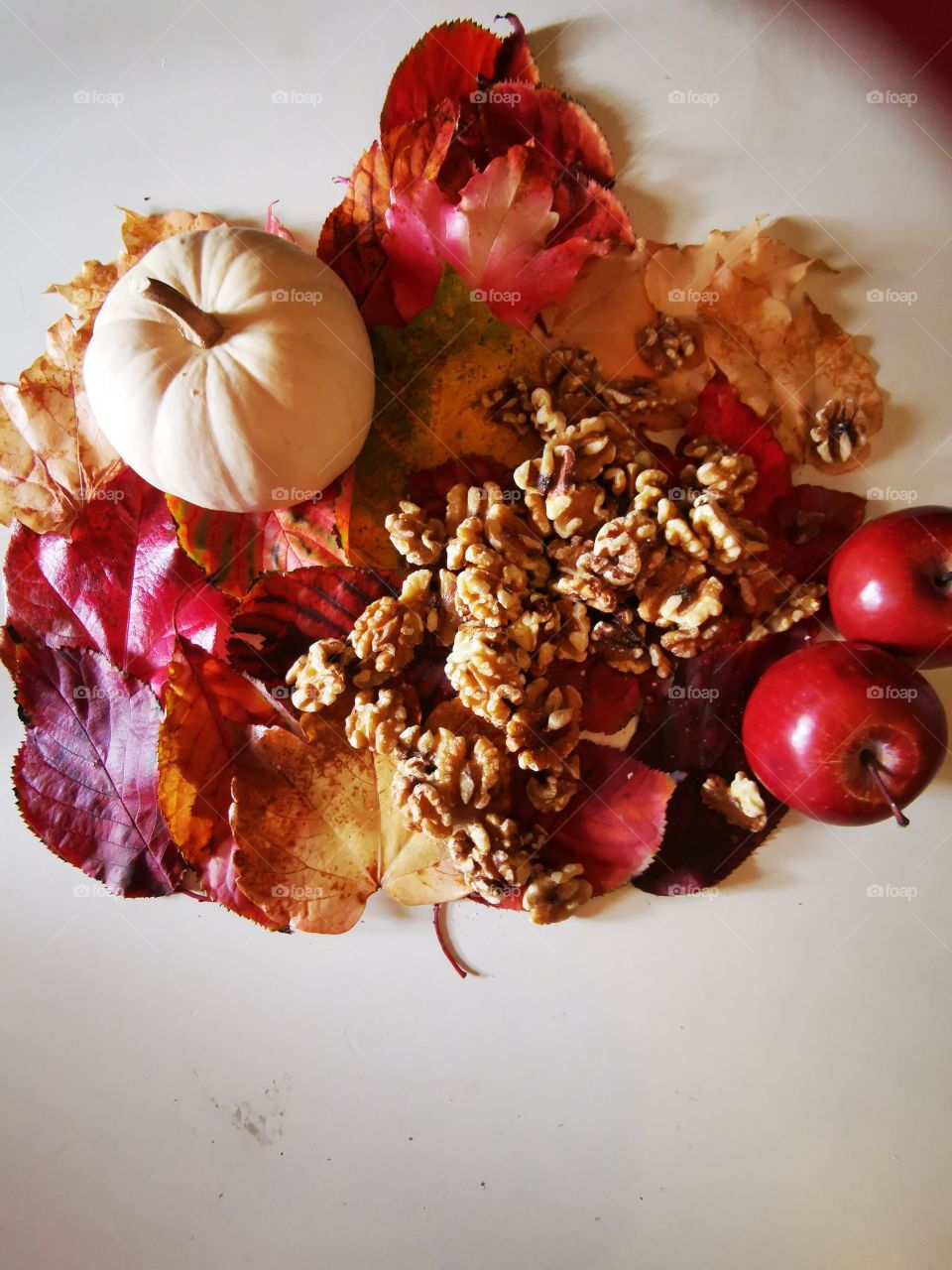 Autumnal composition