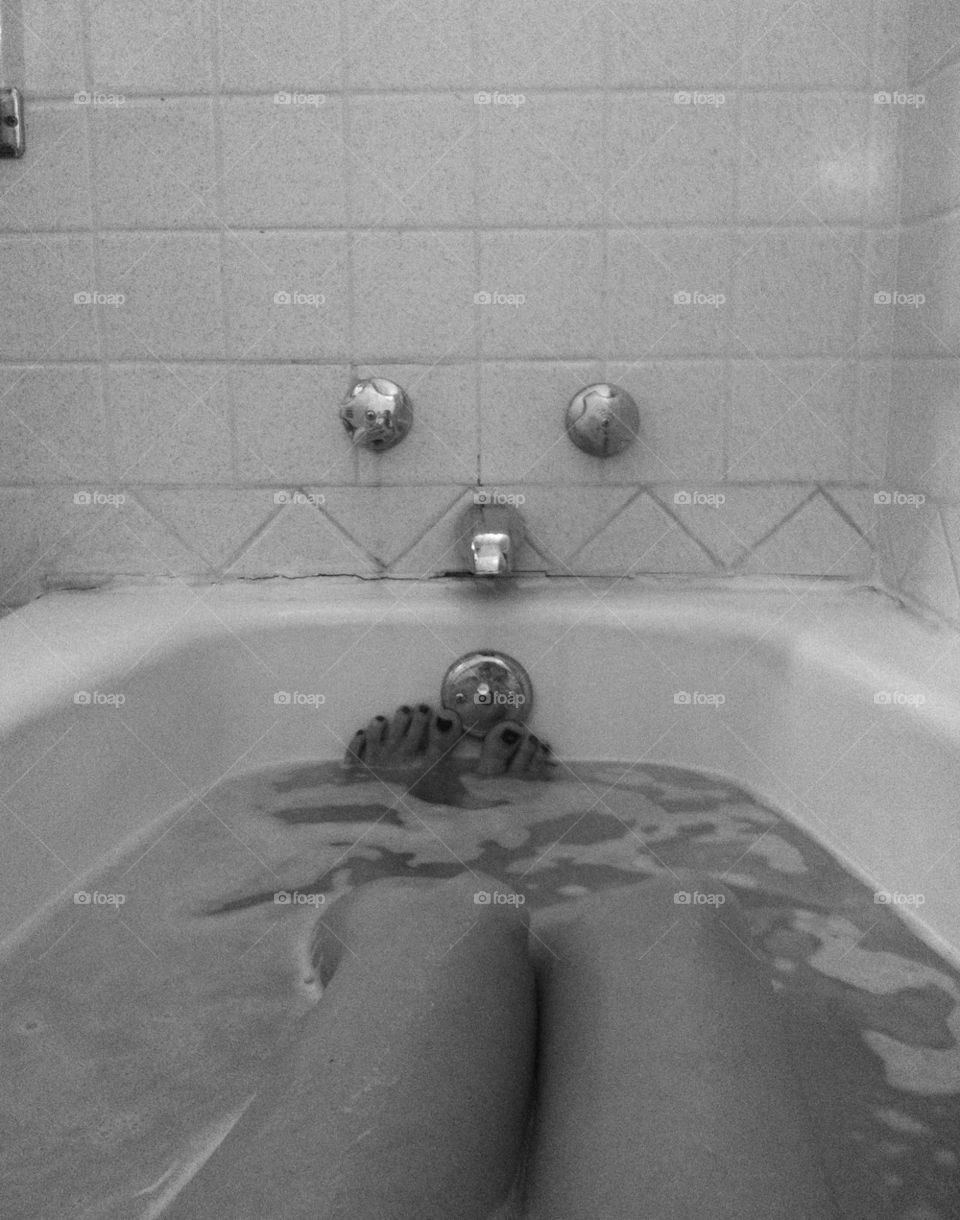 woman water relax legs by alyssah