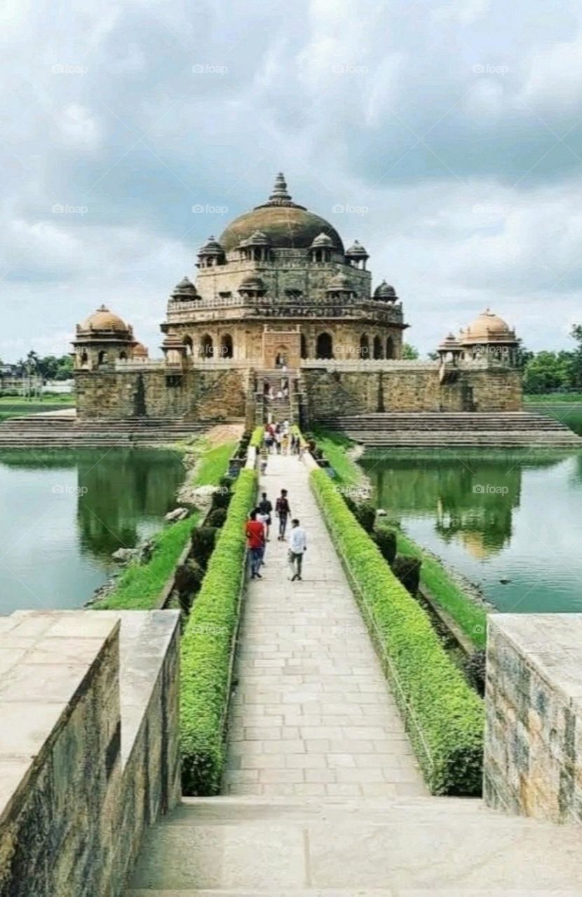 A beautiful and attractive tomb of Sher Shah.