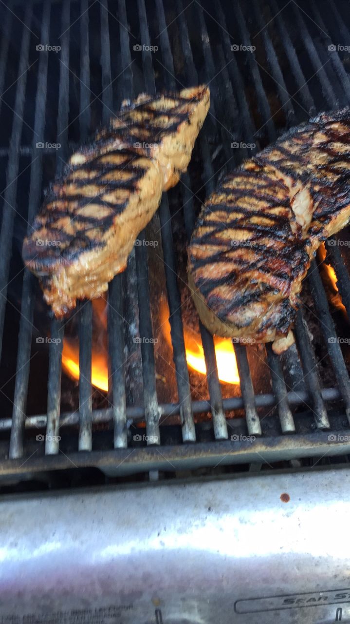 Grilling beef
