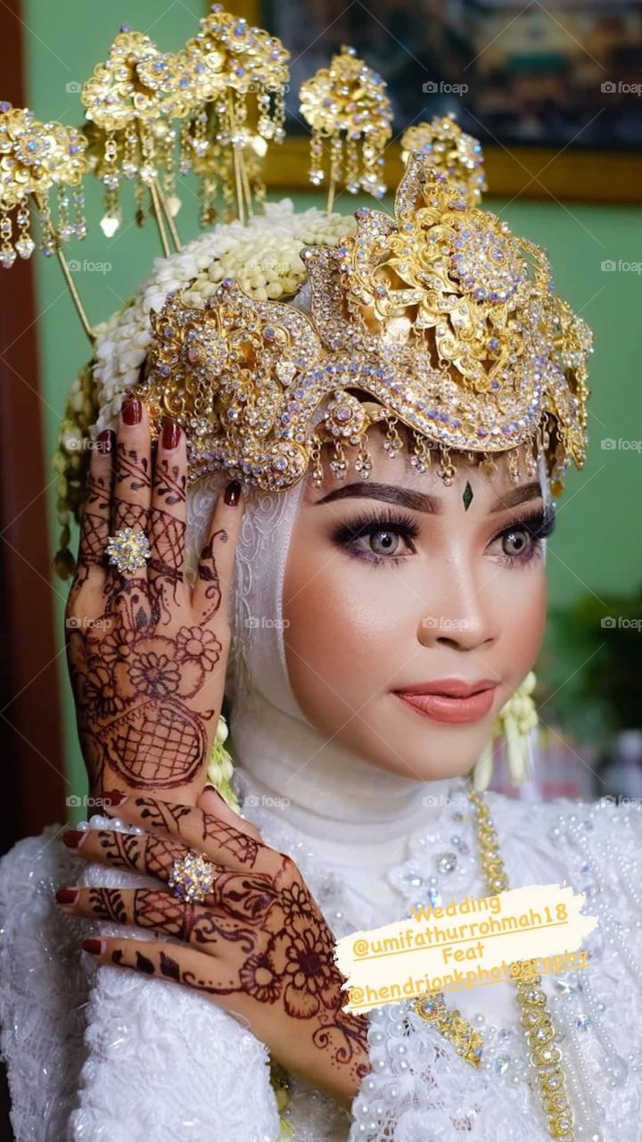 beautiful Asian bride