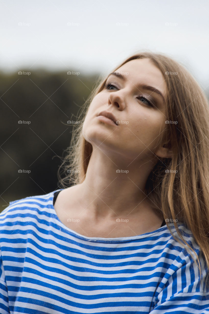 A girl with blond hair on the lake in a striped shirt and short denim shorts on the background of grass, reeds and an old wooden boat
Girl, woman, people, blonde, blonde hair, striped shirt, short shorts, denim shorts, shore, lake, grass, reeds, old boat, feelings, emotions, tenderness, love, lifestyle, lifestyle, vacation