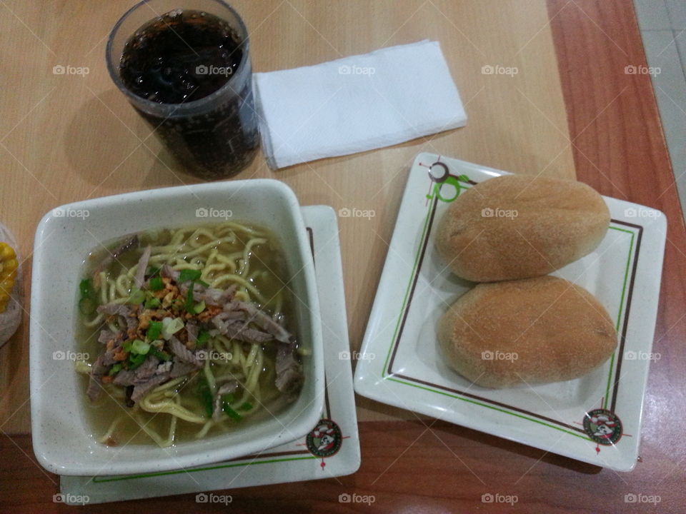 la paz batchoy. a noodle based soup popular in iloilo