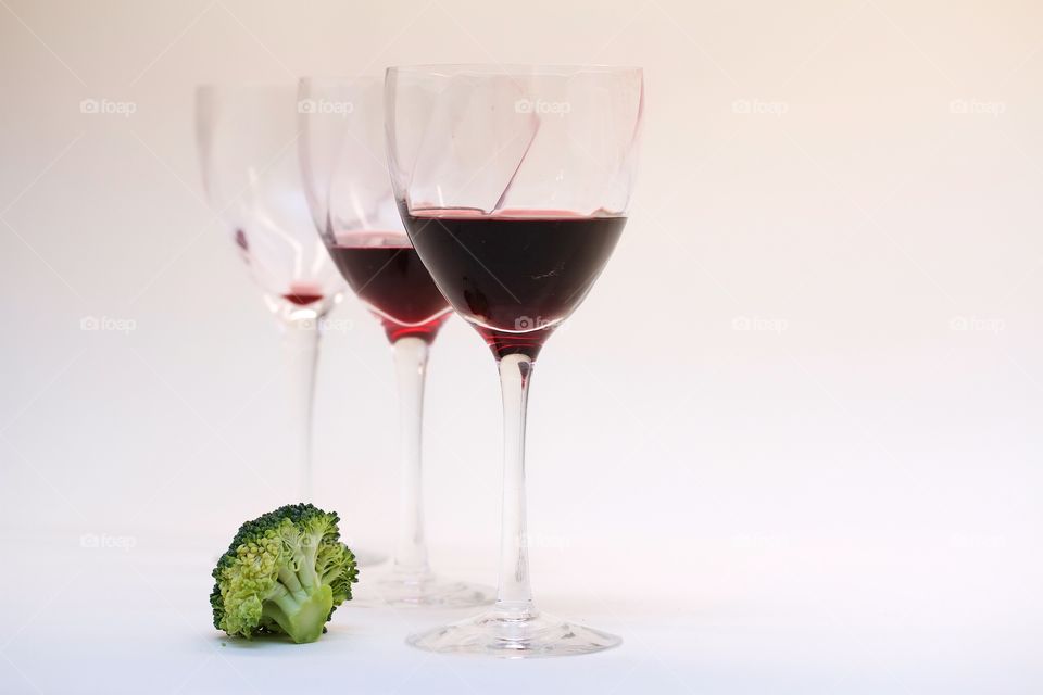 Red wine and broccoli 