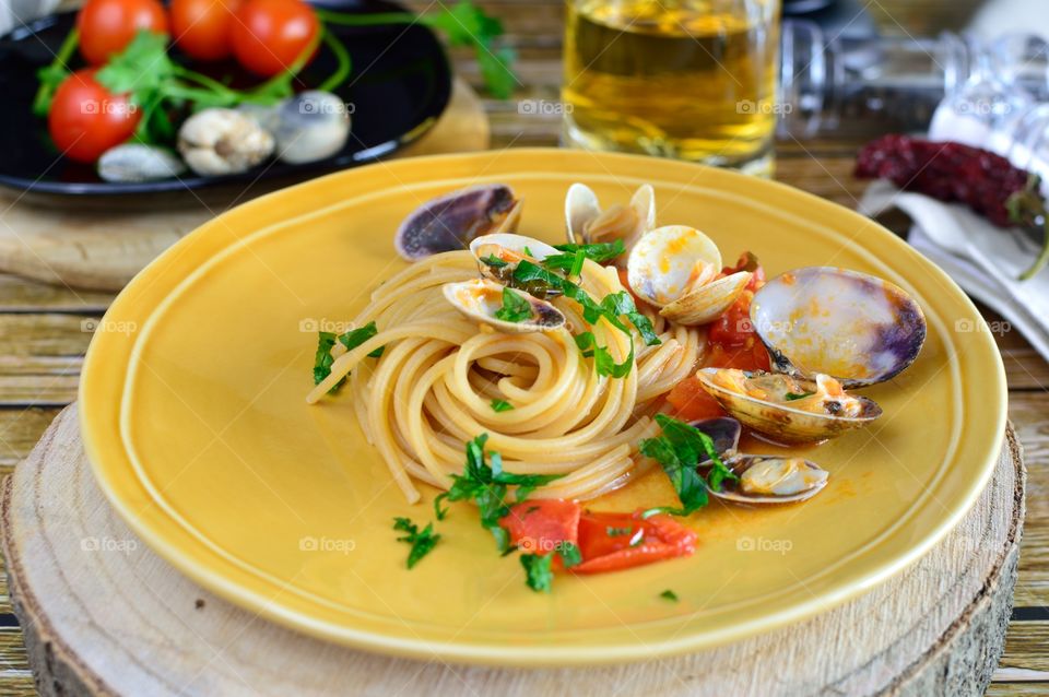 spaghetti with clams