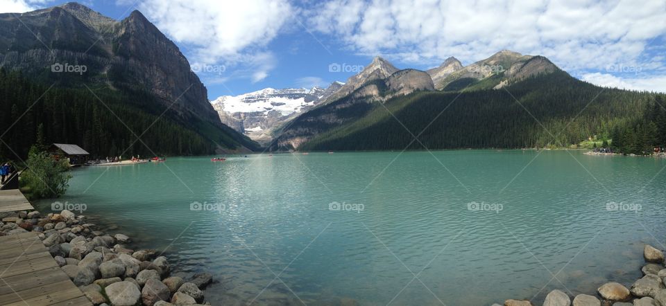 Clear view of Lake Louise in Banff National Park