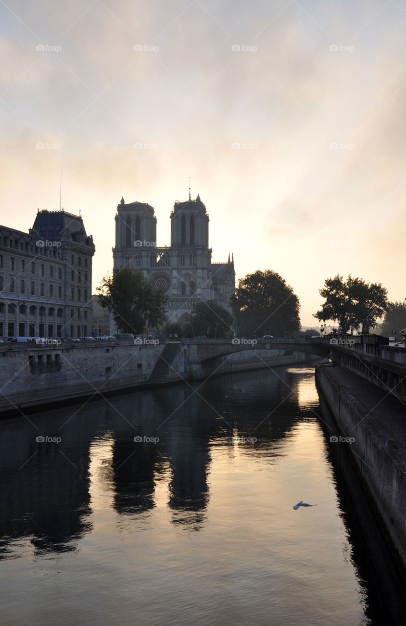 Early morning in Paris 