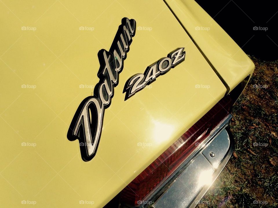 Datsun 240 Z trunk emblem