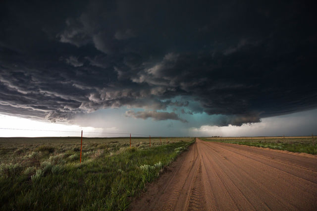 Rm approaches from the west in Eastern Colorado 2017
