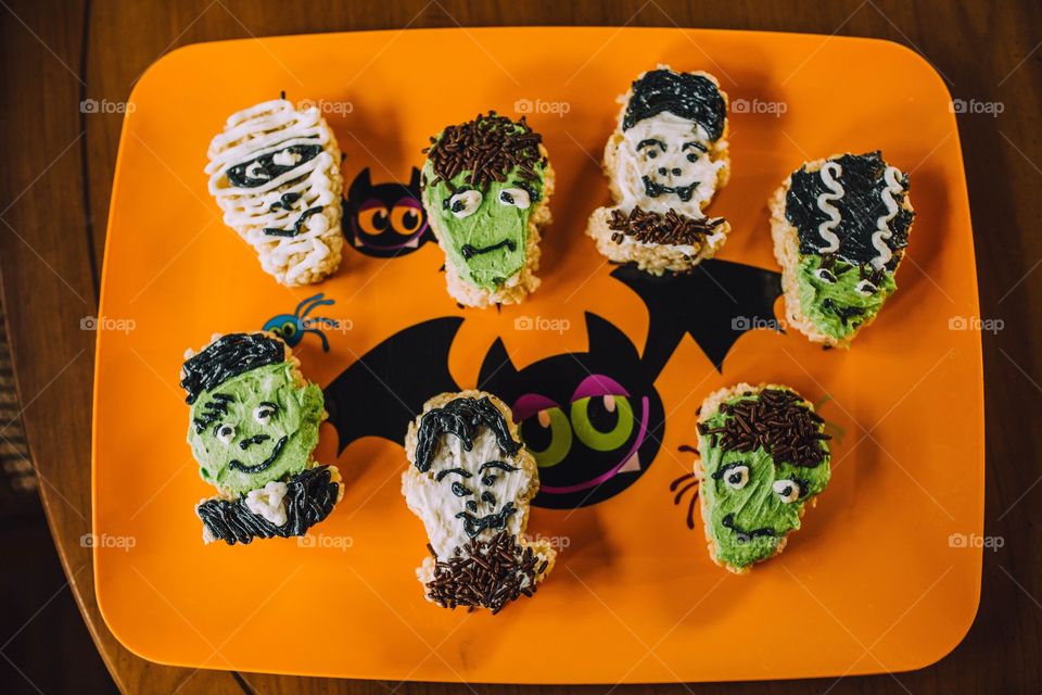 Halloween rice crispy treats 