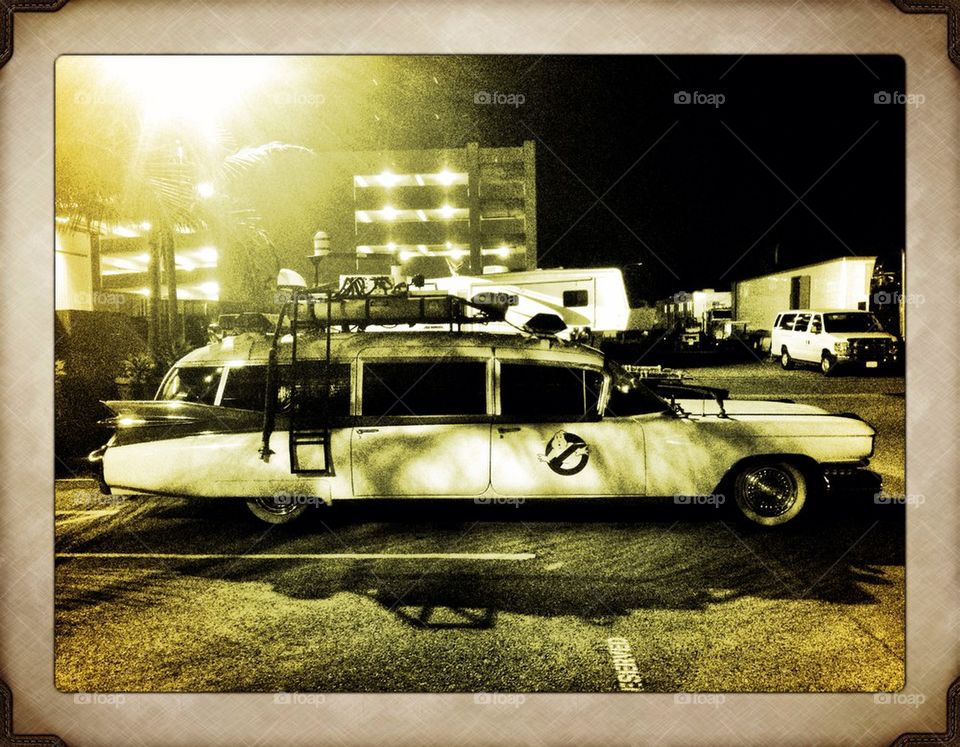 Ecto 1 side