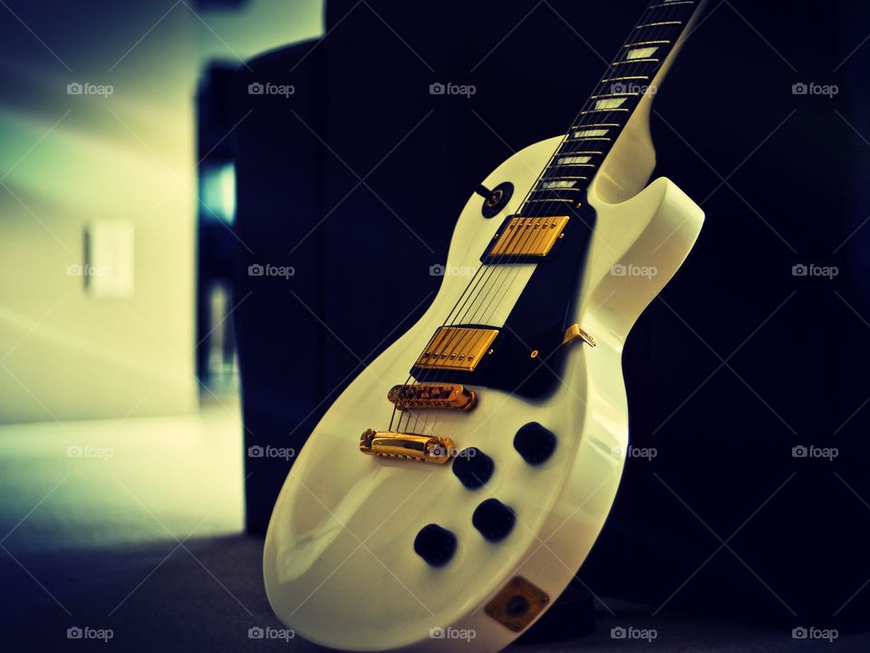 My 2007 Alpine White Gibson Les Paul guitar. Which a beauty and sounds amazing!
