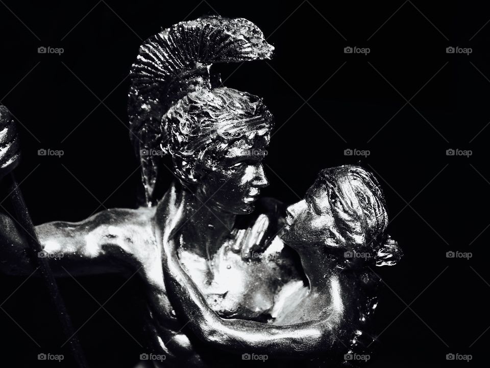 macro black & white of a mars and venus statue of antonio canova