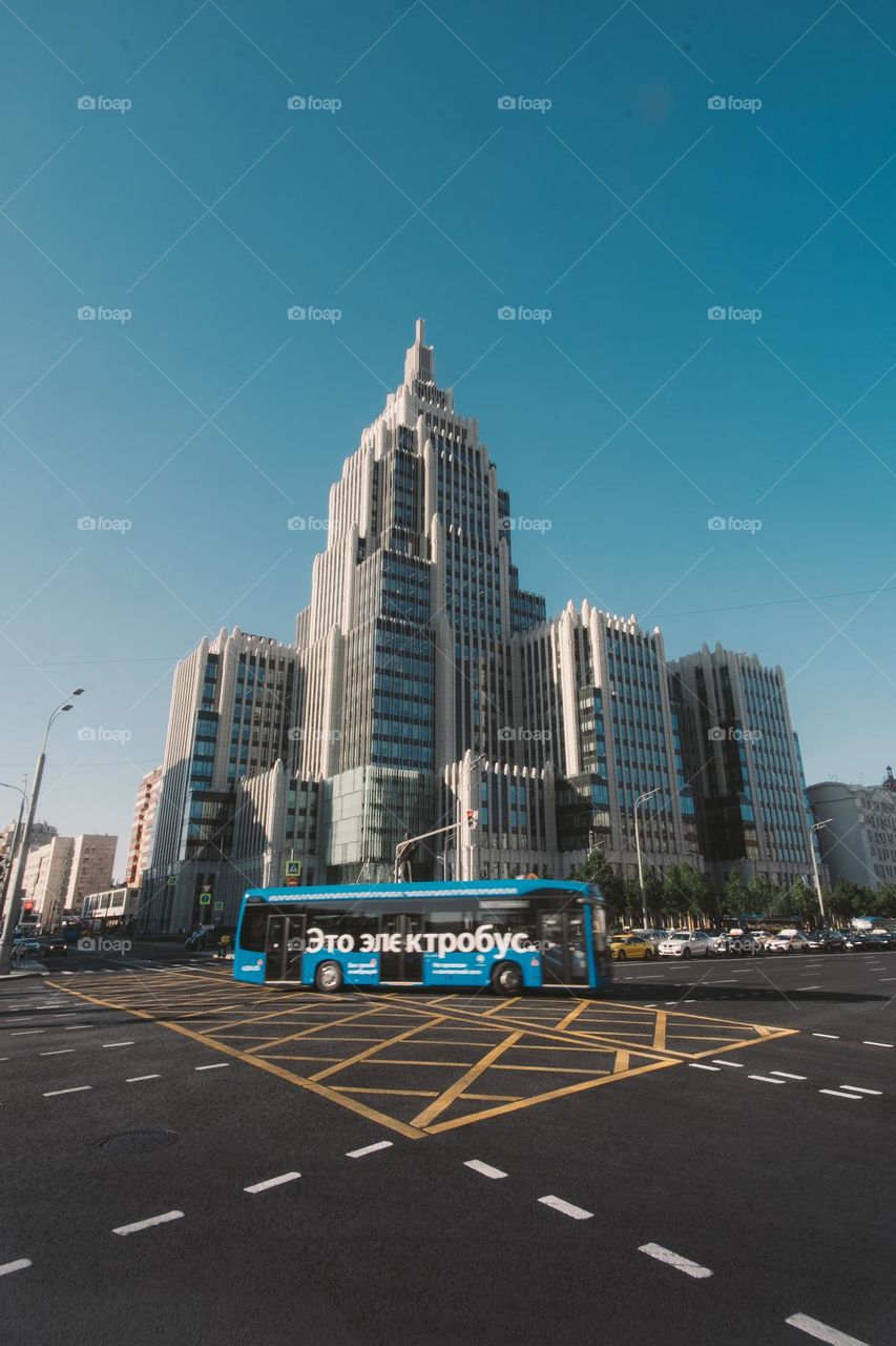 I would like describe this image luxuy and coastal photo