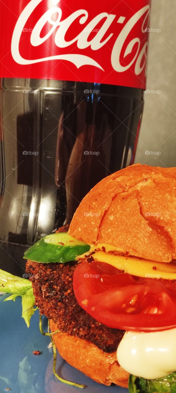 hamburger and coca colla