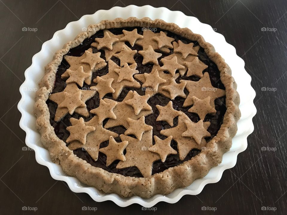 Homemade Pie with soft fruit jam - Crostata fatta in casa con marmellata ai frutti di bosco - work in progress 