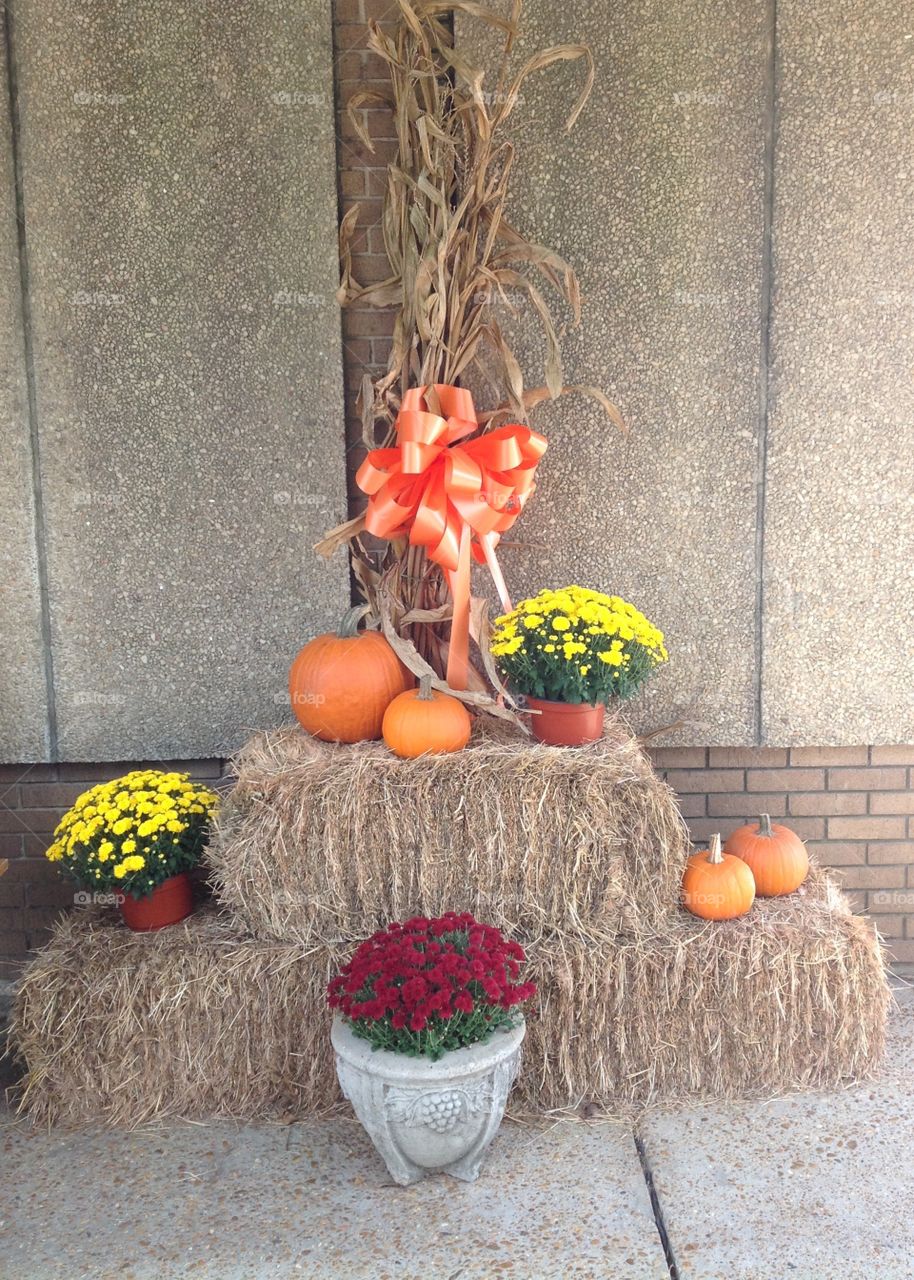 October Hay Bale Decoration