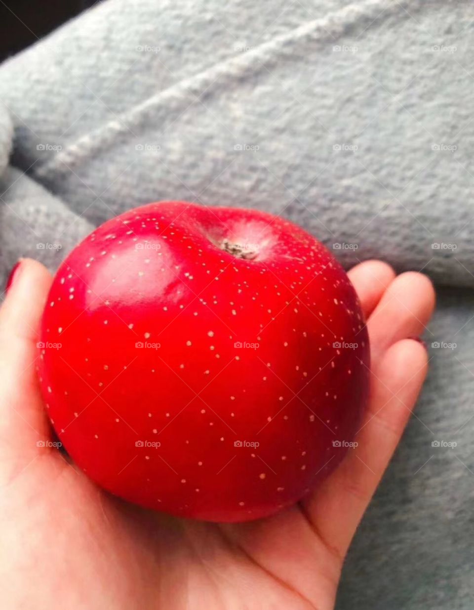 Red apple 
