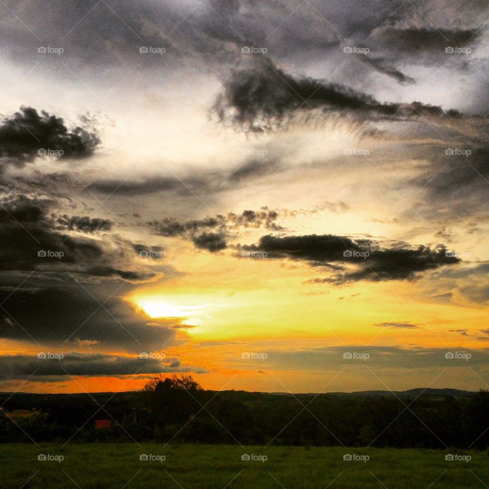 🌅Levante, Jundiaí!
Que a nossa jornada diária possa valer a pena.
🍃
#sol #sun #sky #céu #photo #nature #morning #alvorada #natureza #horizonte #fotografia #pictureoftheday #paisagem #inspiração #amanhecer #mobgraphy #mobgrafia #Jundiaí #AmoJundiaí