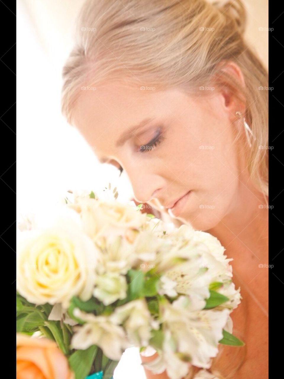 Bride and bouquet. 