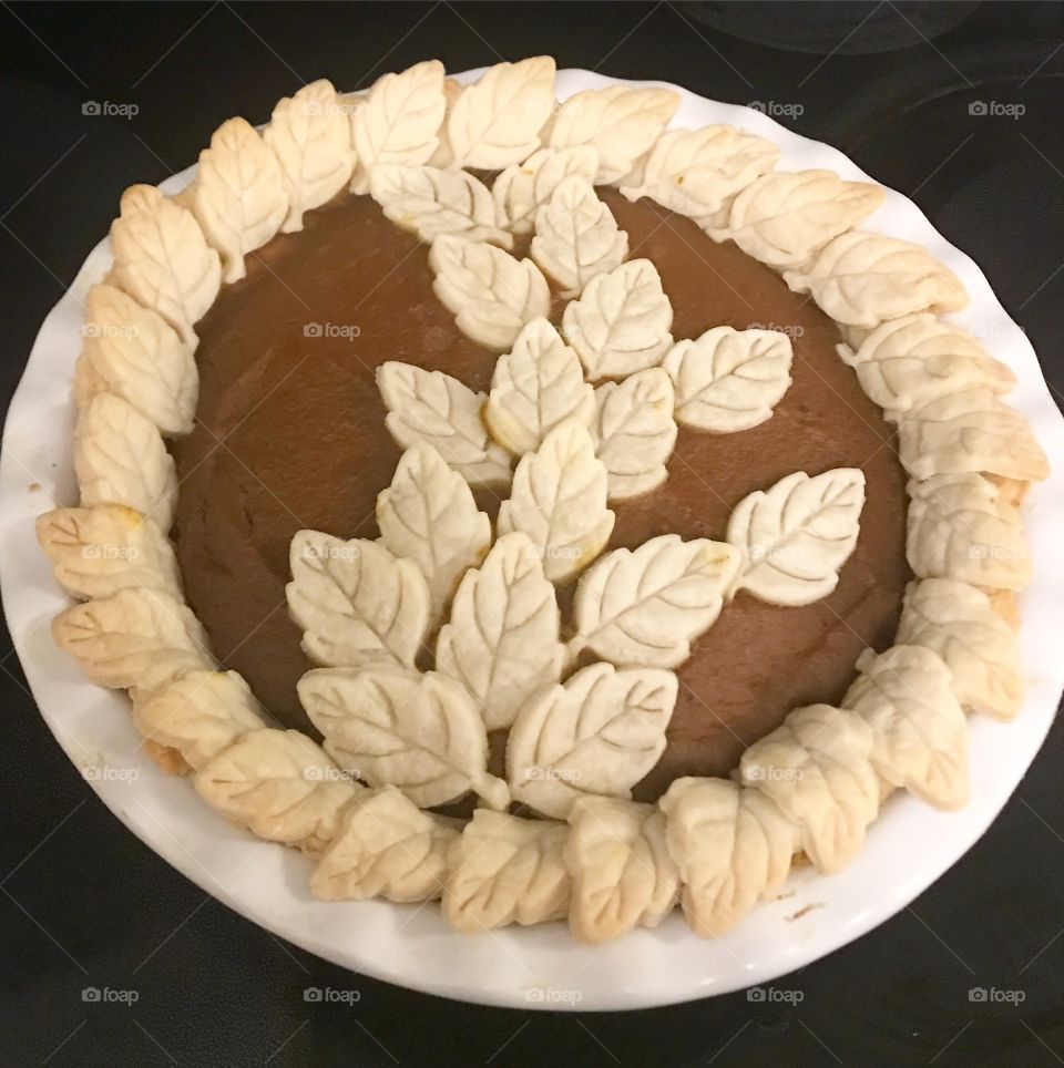 Beautifully decorated pumpkin pie that happens to be vegan (but you couldn’t tell).