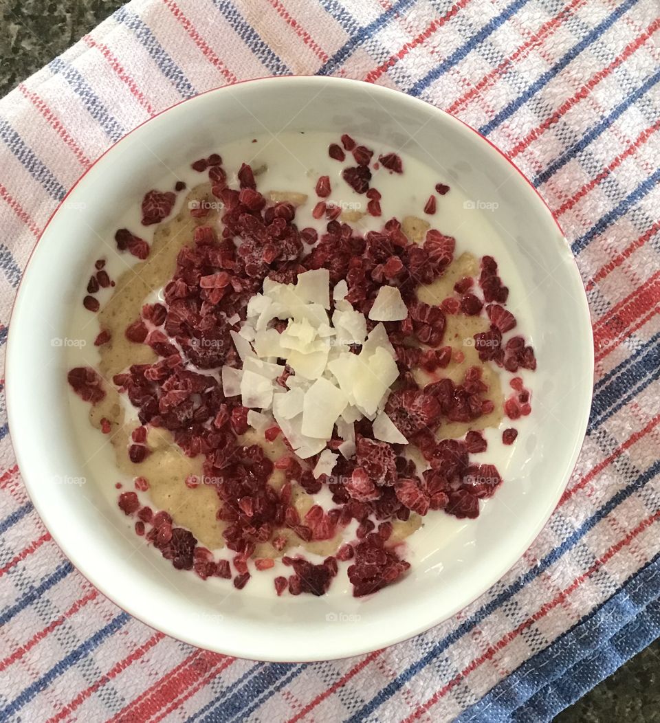 Sticky date porridge 