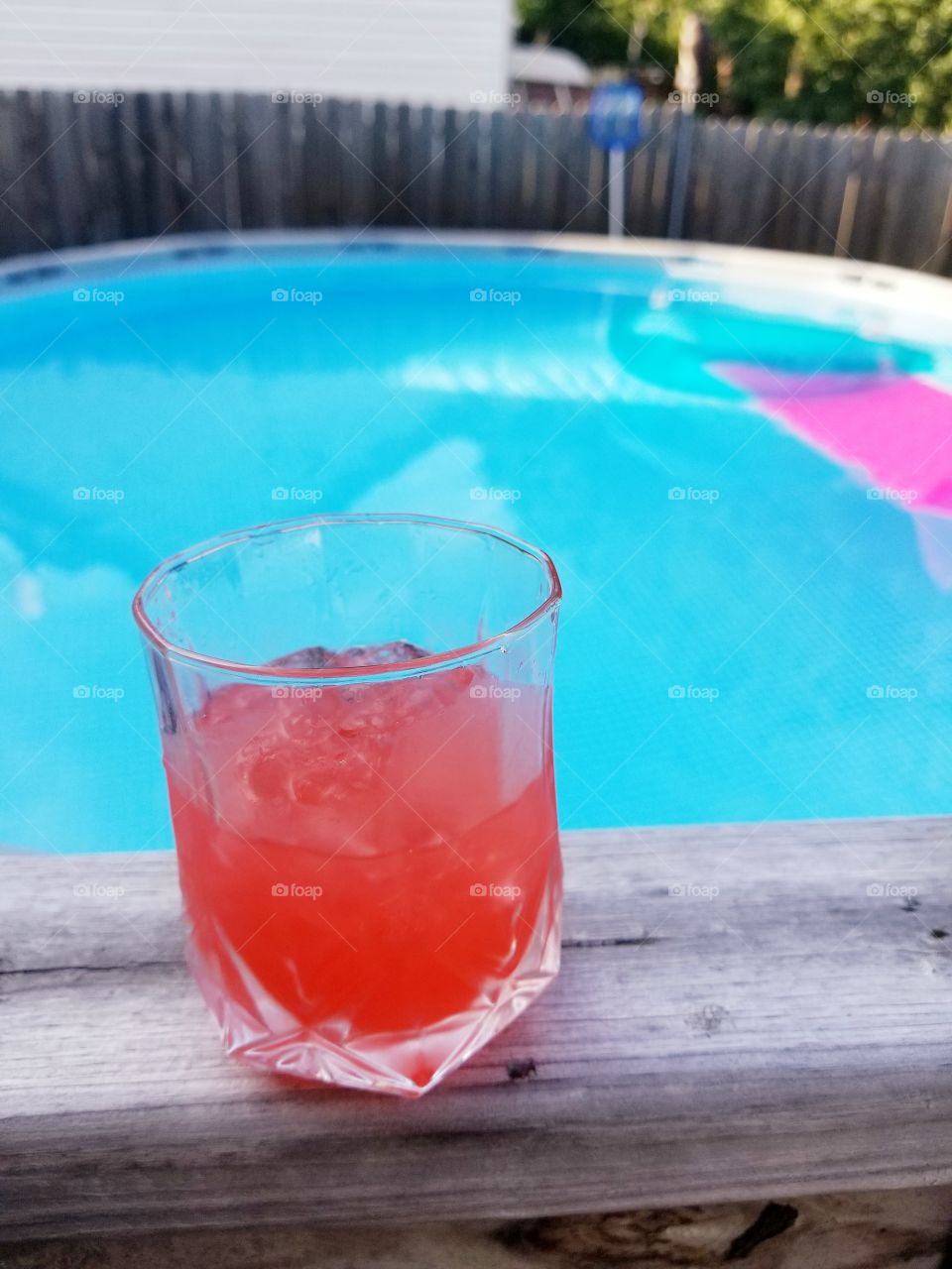 Pool and drinks!