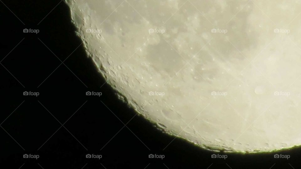 Moon crater without tripod