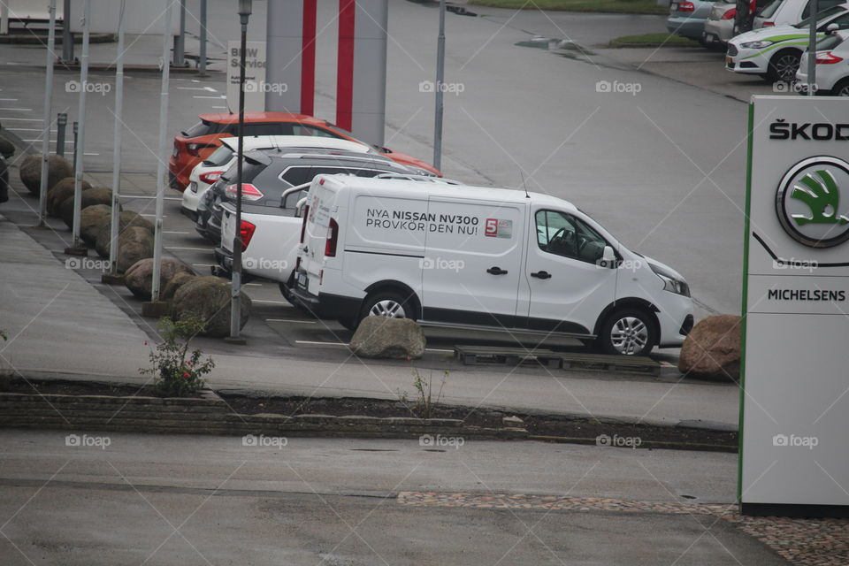 Kärra helt enkelt. Просто кары.