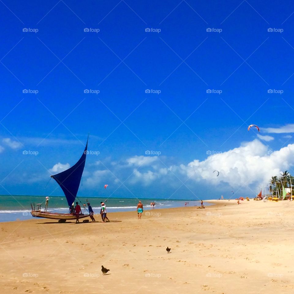 Um lugar maravilhoso: Praia de Cumbuco, no litoral brasileiro. 🇧🇷/ A wonderful place: Cumbuco Beach, on the Brazilian coast. 🇺🇸