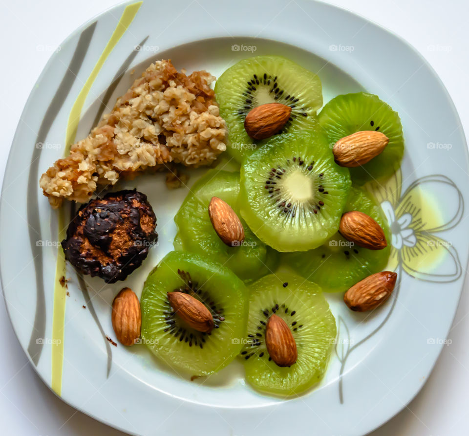 Sliced kiwi