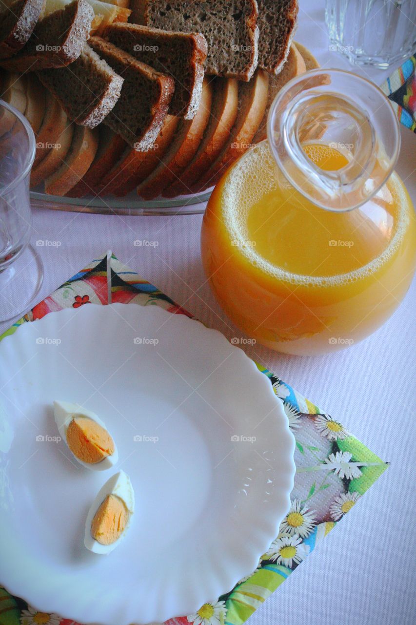 Bread, eggs and orange juice make a delicious Easter trio!