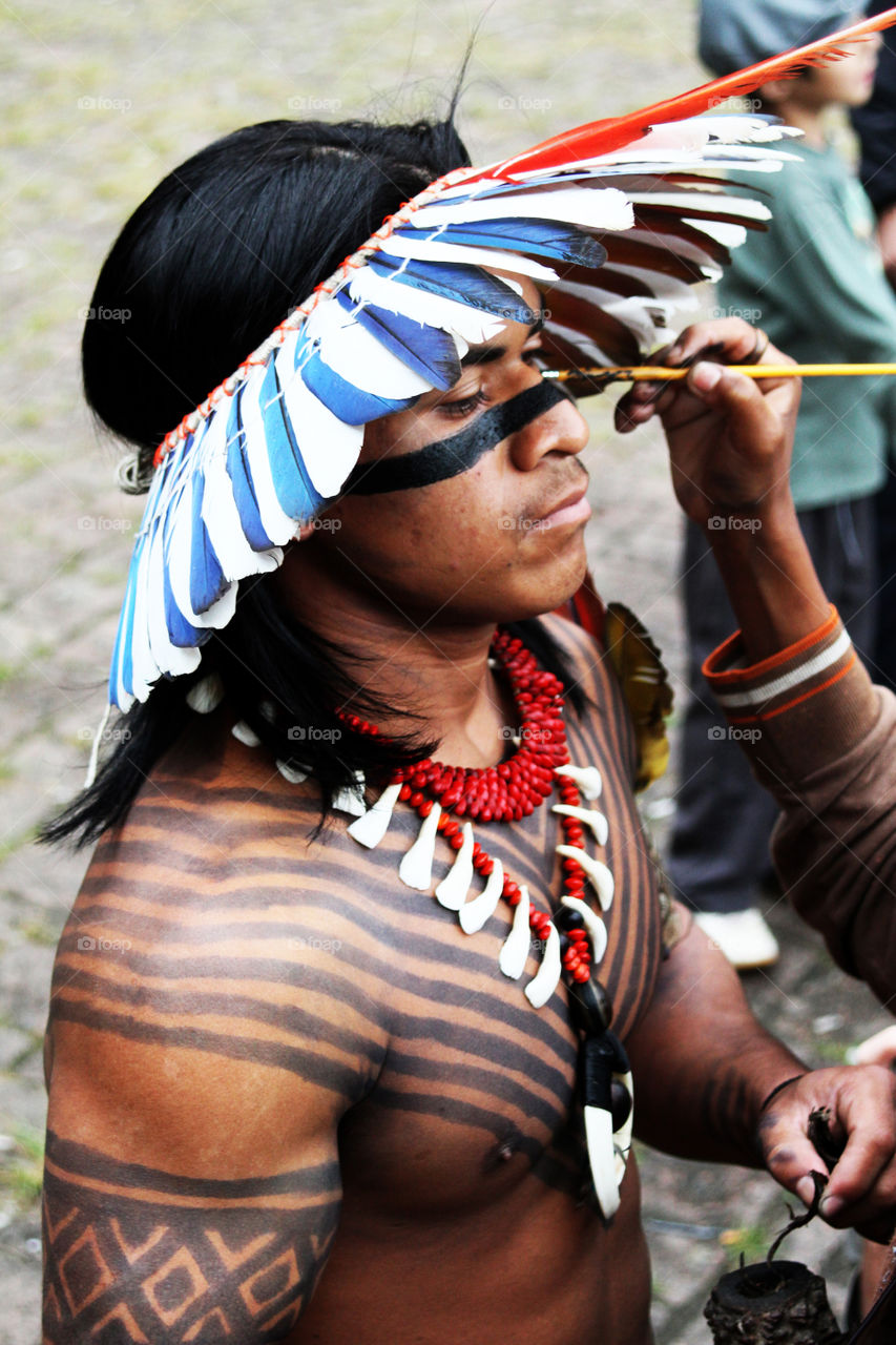 Man preparing costume