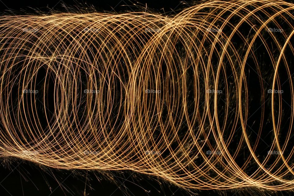 Lichtkreise in der Nacht