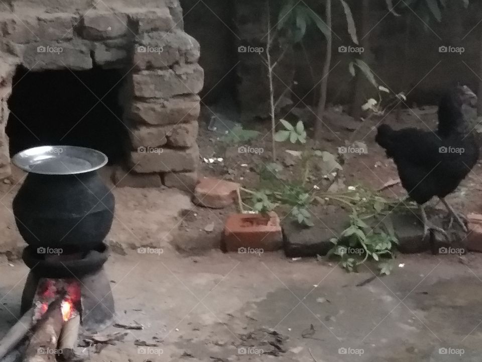 black pot cooking