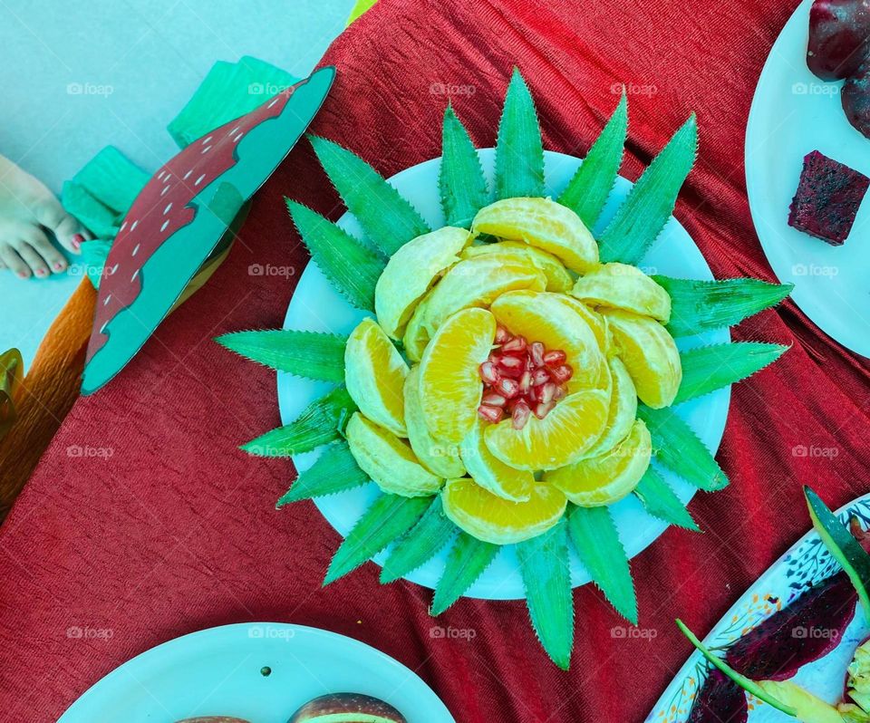 Orange with leafy 🥬