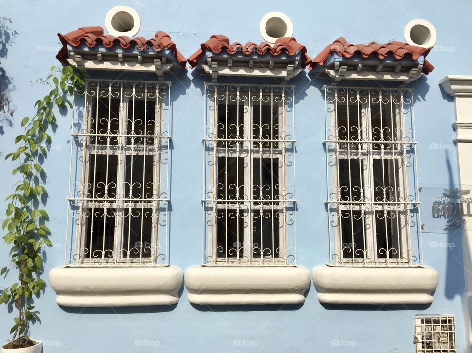 Pretty pastel building in Cartagena, Colombia 