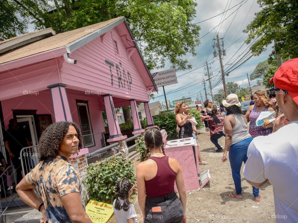 2 Chainz Pink Trap House in Atlanta. Marketing like no other

