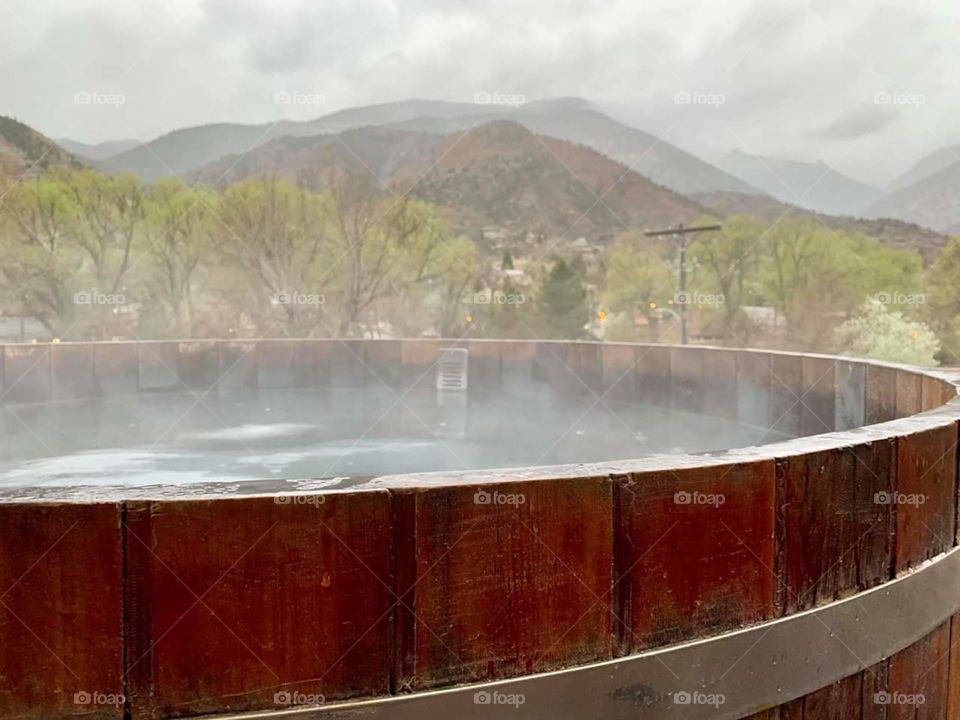 Hot tub in Manitou Springs, scenic beauty while relaxing.